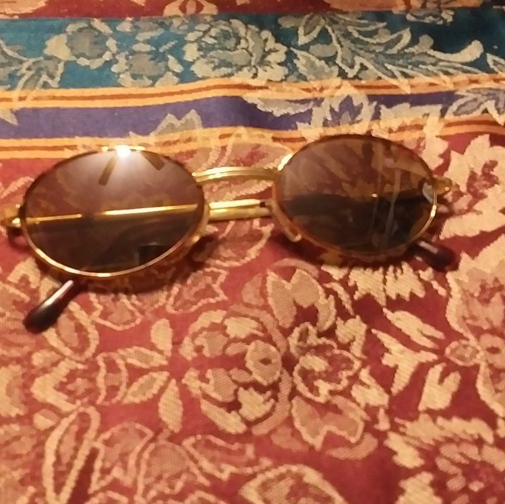 SUN GLASSES